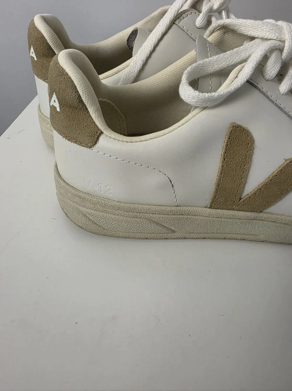 Veja V-12 Leather Suede Sneakers White Dune Size US 8 EU 39